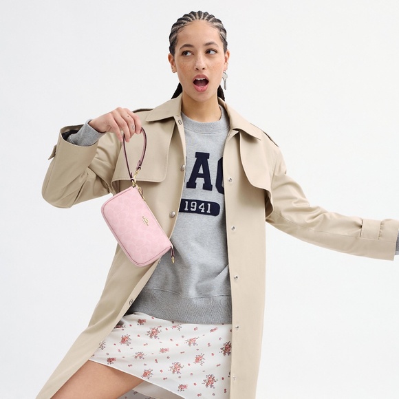 Nolita 19 In Signature Canvas - Picture 3 of 9